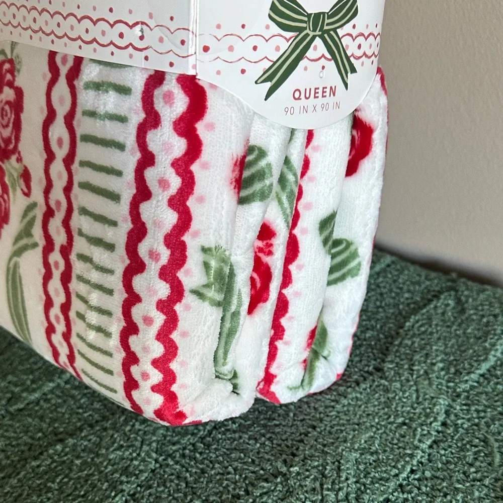 Envogue Reversible Plush Blanket Holiday Christmas Queen Red Rose 🌹 NEW!